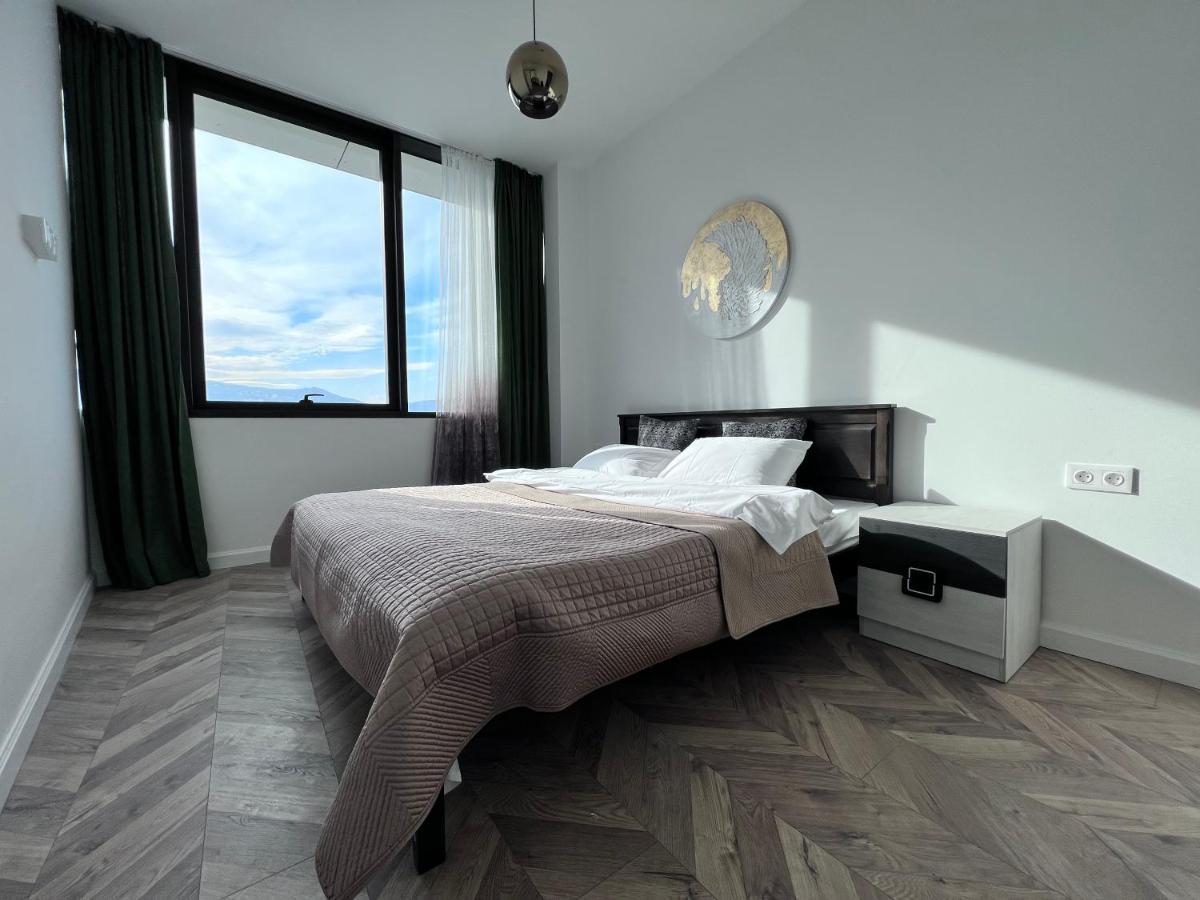 Apartment In Axis Towers, Tbilisi Business Center Bagian luar foto