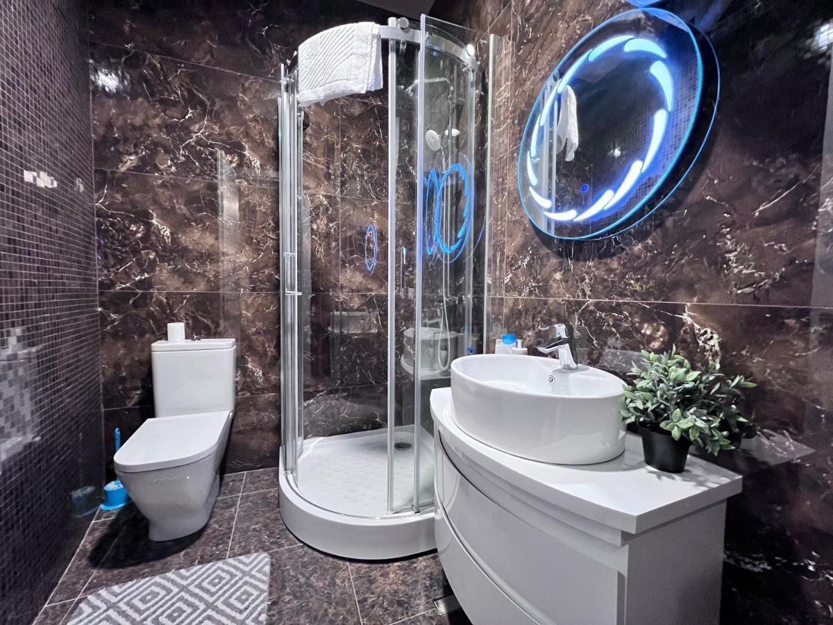 Apartment In Axis Towers, Tbilisi Business Center Bagian luar foto